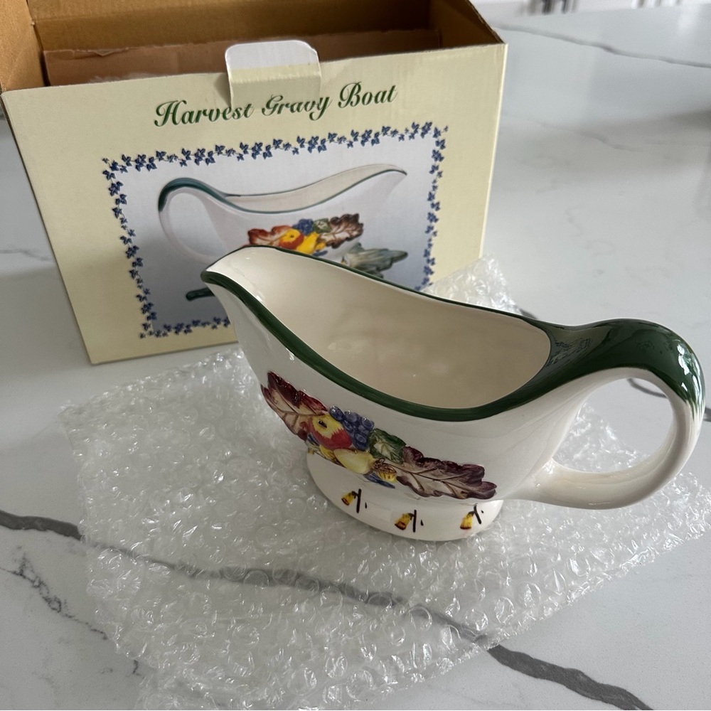 Harvest Gravy Boat with Green Trim